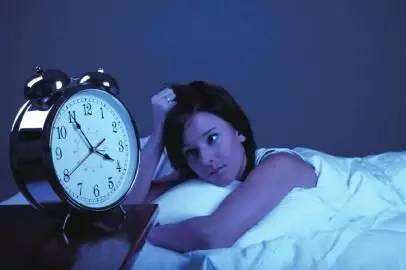 每天晚睡几小时竟然严重到大脑早衰？