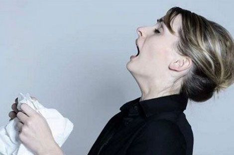 打喷嚏不能用手捂