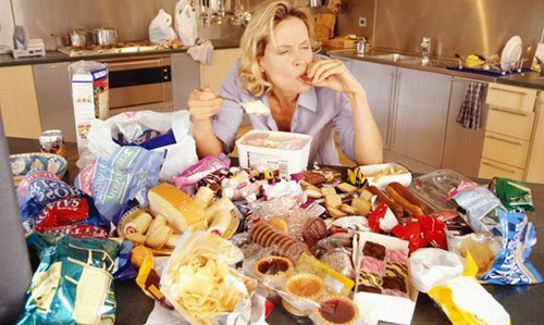 压力大时 吃垃圾食品竟然加倍伤身！