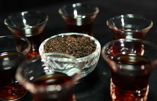 老人喝普洱茶养胃