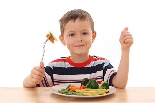 孩子吃饭慢 可能是牙齿咬合力不足 可训练