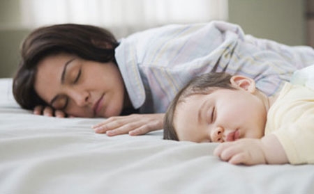 宝宝睡不好的原因  夏天伴它入眠或使身体越睡越差