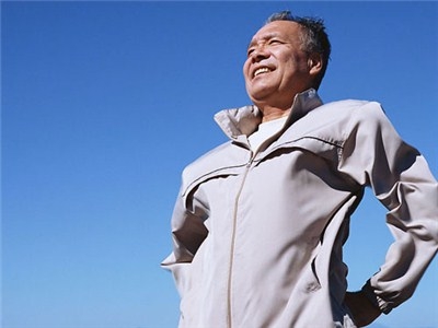 老人养生要适当运动 做这十个小动作健康长寿没问题