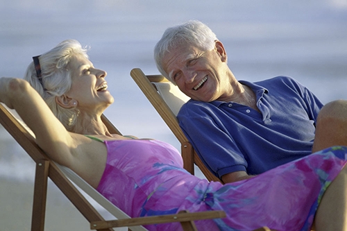 老年人晒太阳能治病  这样晒晒更健康